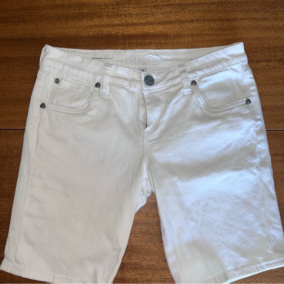 Kut the Kloth Pants - Kut the Kloth's White Bermuda Jean Catherine boyfriend Shorts